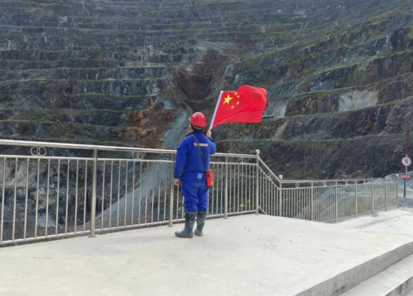 双节坚守显担当 | 矿勘集团祝大家国庆中秋双节快乐