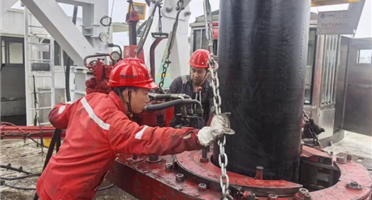 实干笃行 攻坚奋进|矿勘集团金核地勘顺利完成“资源1井”一开钻进作业